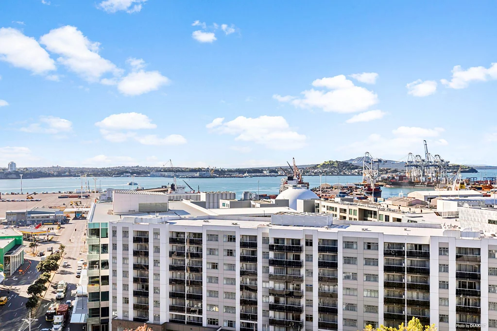 Auckland Central 3 Slaapkamer Modern Harbour-View Apartment with Study & Car...