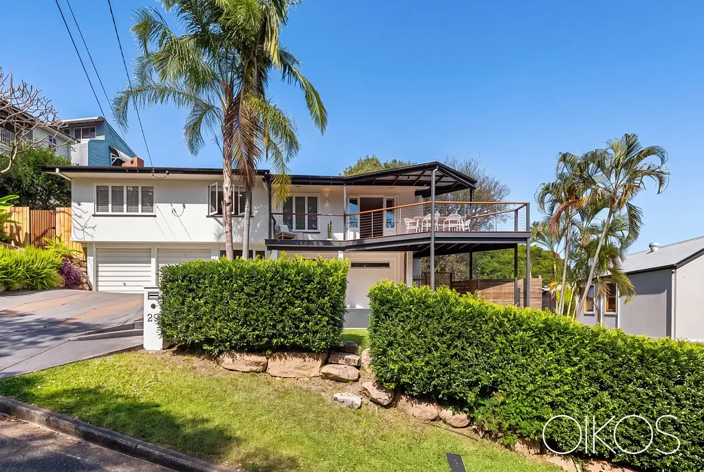 Red Hill 4Kwarto SWEEPING VIEWS AND SUPERB OUTDOOR LIVING IN PRIZED CITY FRINGE LOCALE