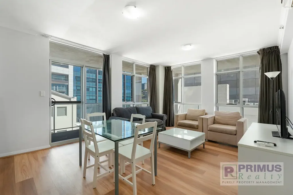 "Ellement 996" – Furnished Two Bedroom Apartment with Skyline Views
