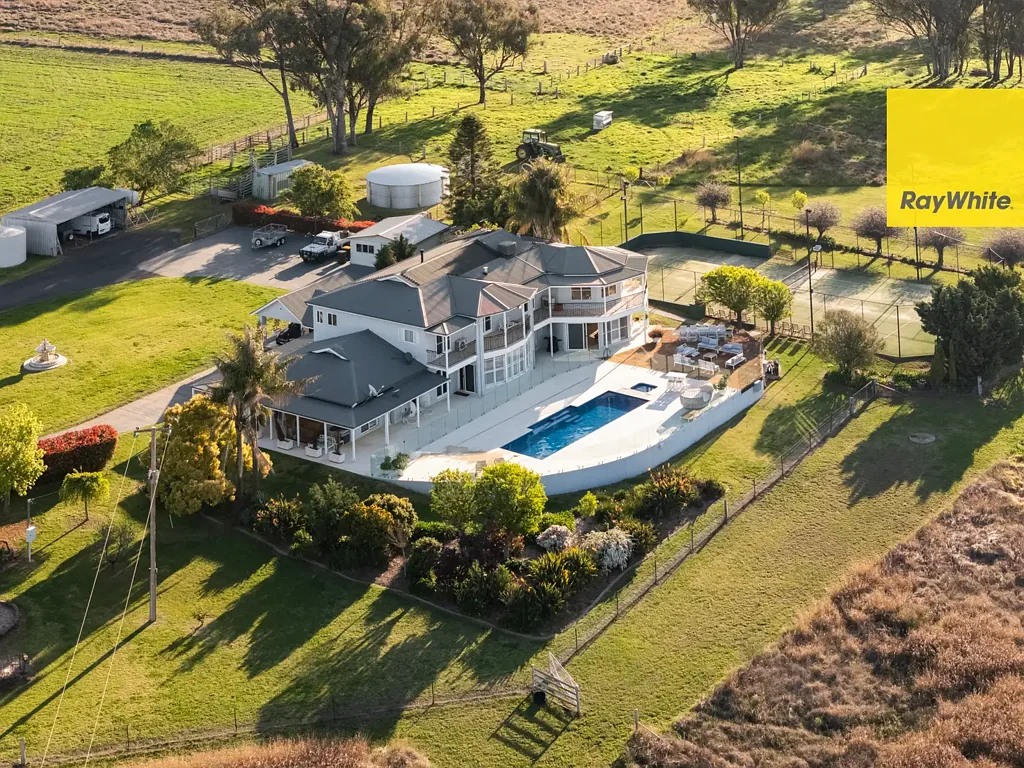 Inverell 5બેડરૂમ "An Incomparable Inverell Masterpiece of Acreage Luxury"