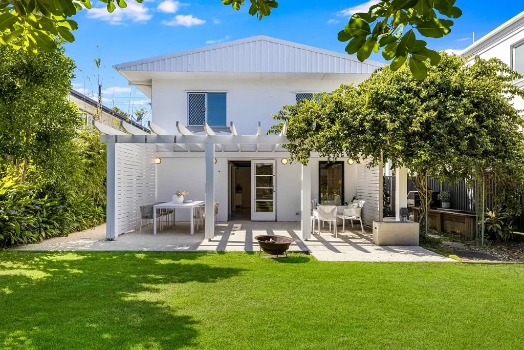 Golden Beach 3 Bedroom WATERFRONT LIVING IN THE HEART OF GOLDEN BEACH