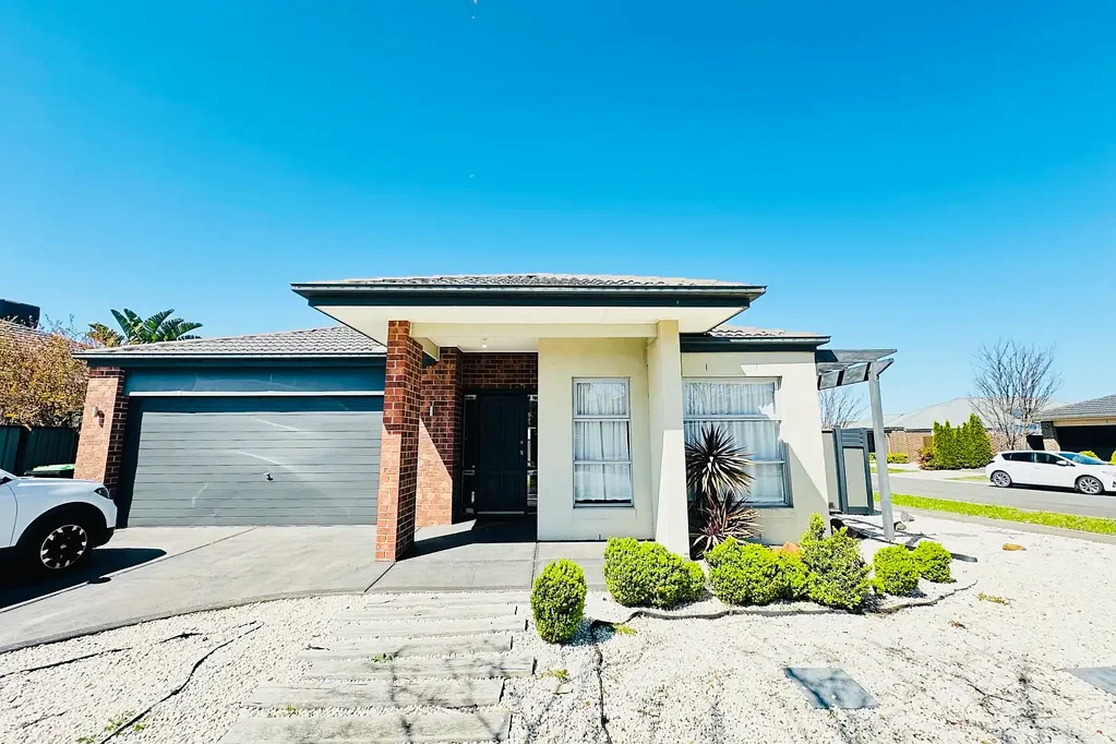 1 Brickwood Circuit – The Home You’ve Been Waiting For