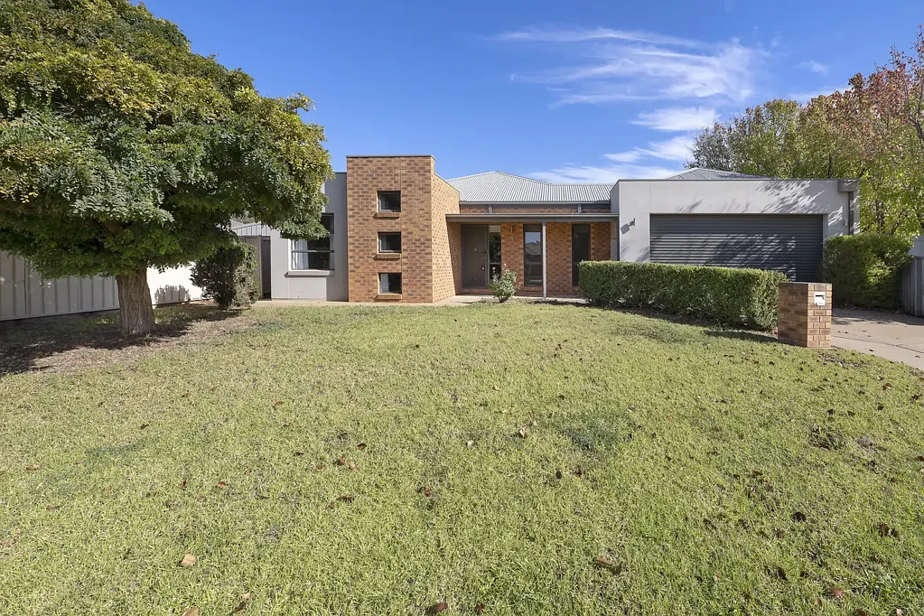 Swan Hill 3Moenga All the Right Spaces in All the Right Places