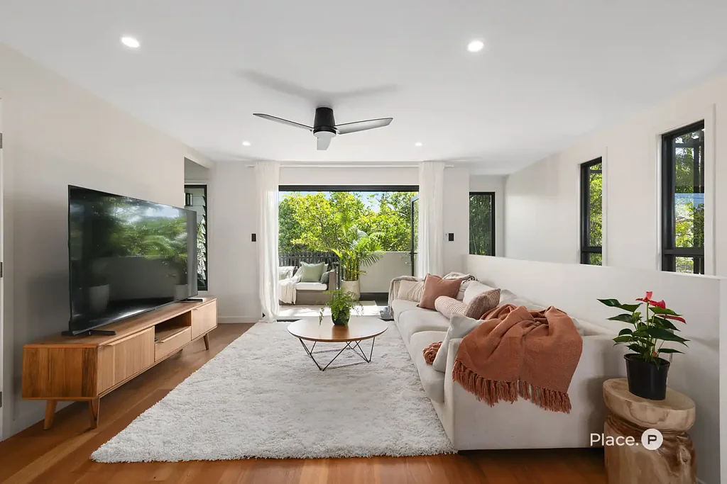 Greenslopes 4कमरा Exceptional Family Sized Townhome in Sought-After BSSSC Catchment