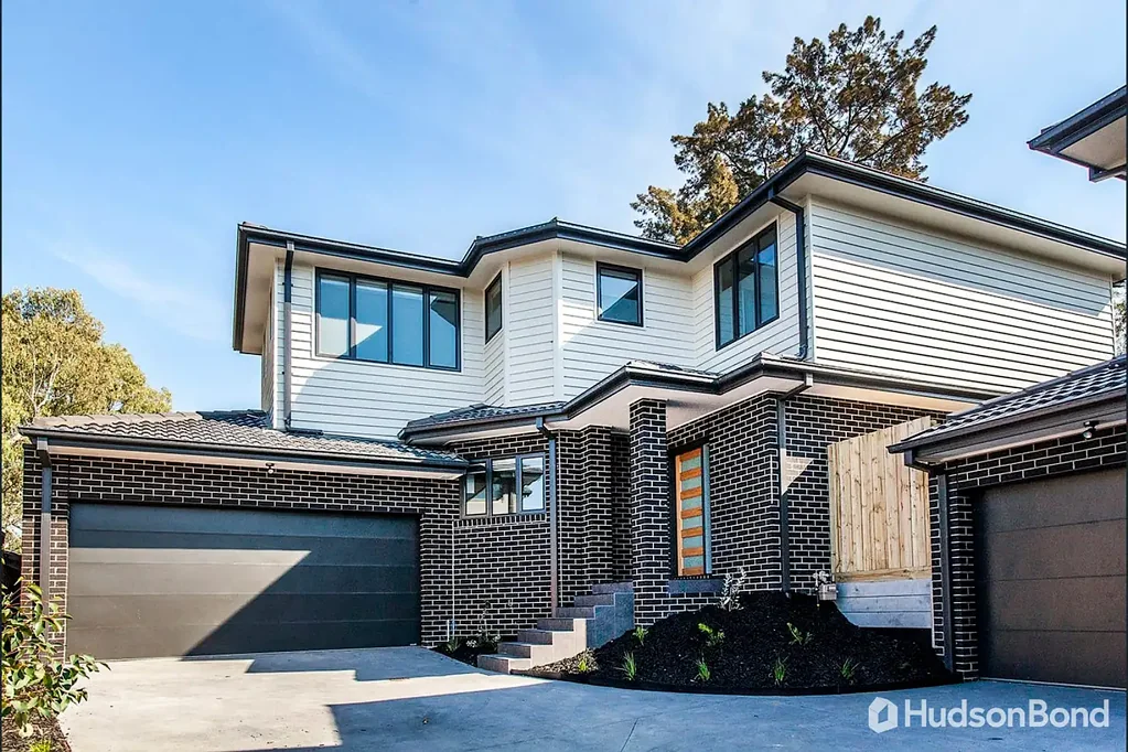 Contemporary 3 Bedroom Residence – Minutes from Shops & Transport