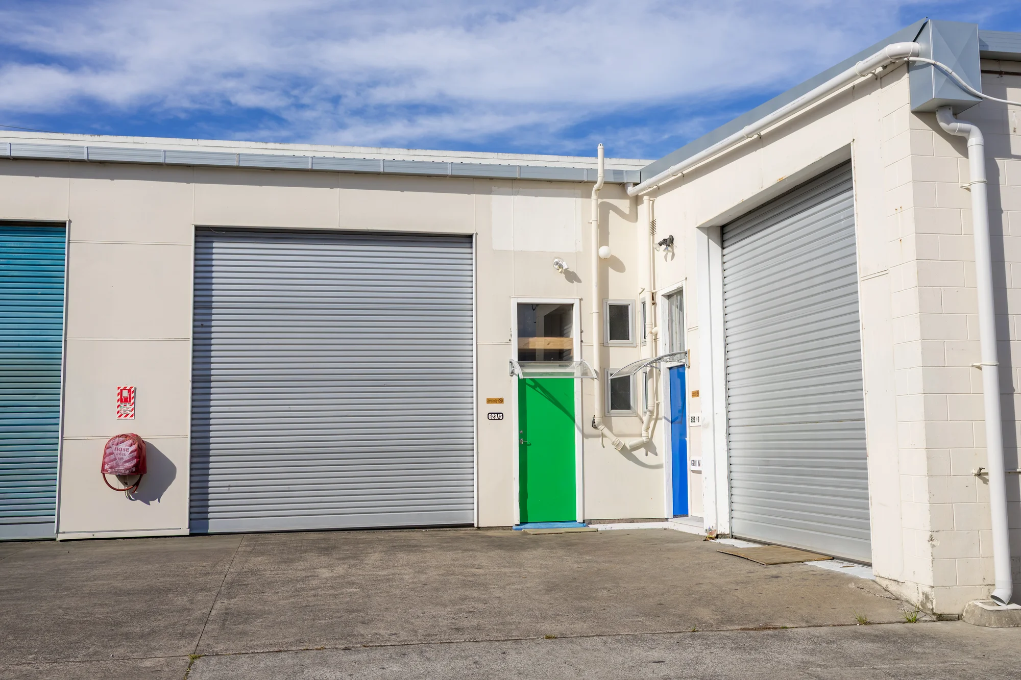 Stanmore Bay  Superb small industrial on Whangaparaoa Road