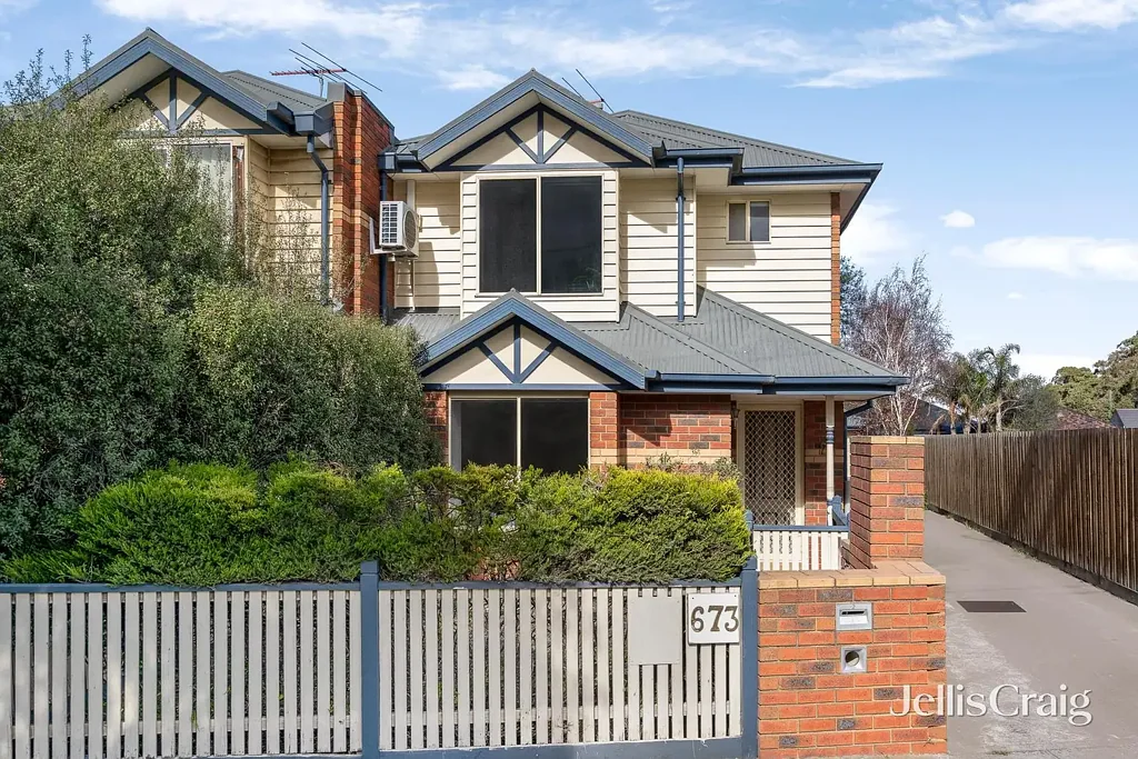 2/673 Geelong Road, Brooklyn, VIC 3012