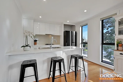 1/1 Tulip Crescent, Boronia, VIC 3155, 4 chambres, 3 salles de bain, Townhouse