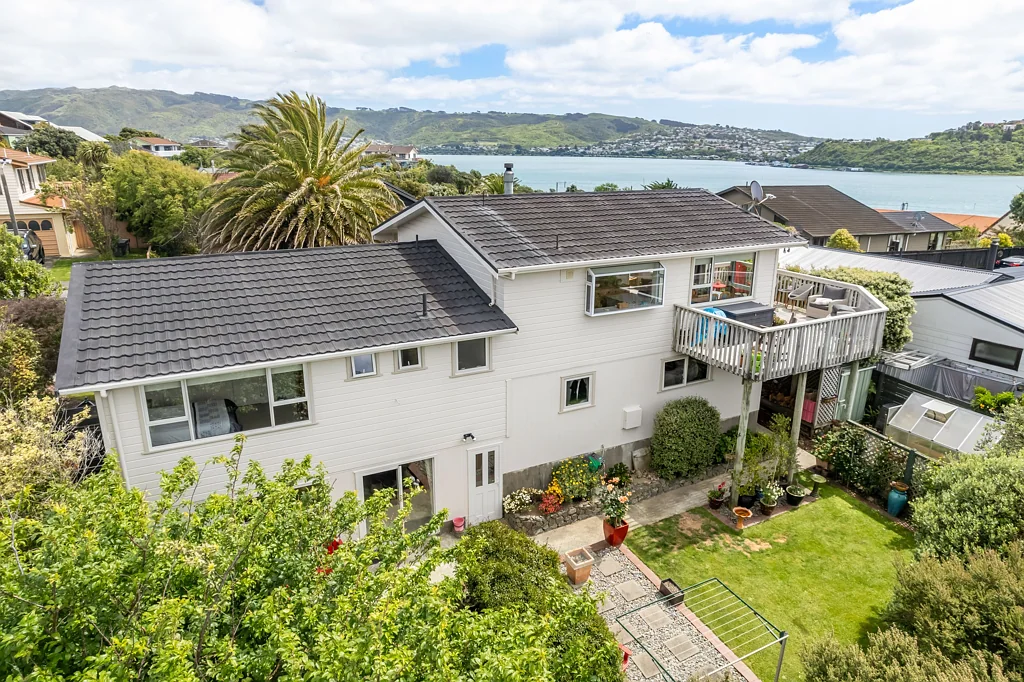 6 Langwell Place, Papakowhai, Porirua, Wellington
