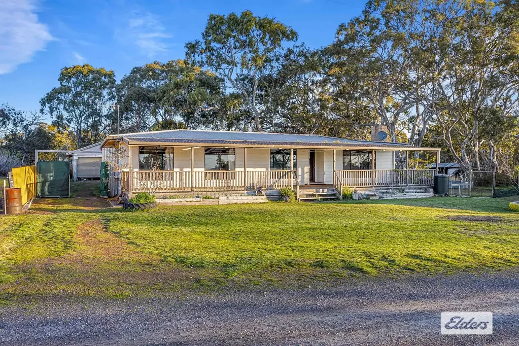 Glenthompson 4房  Renovators delight with Grampians views and huge potential