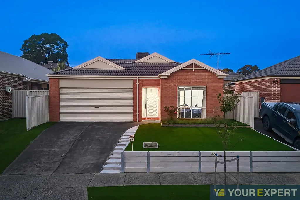 Pakenham 3房 Lakeside Pakenham 地段优越 三卧宽敞 厨房精装 户外平台 社区便利 A Warm & Welcoming Family Haven in the Heart of Lakeside Pakenham!!