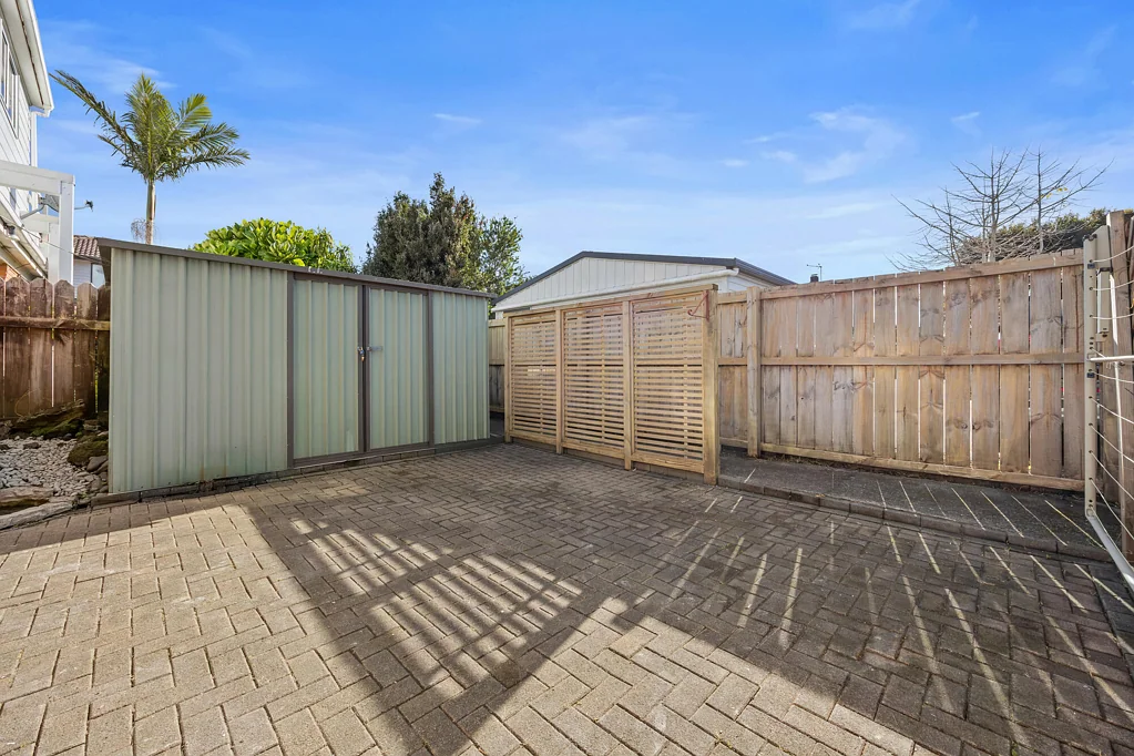 Onehunga 2 Bedroom Rear Beauty with a Sunny Backyard