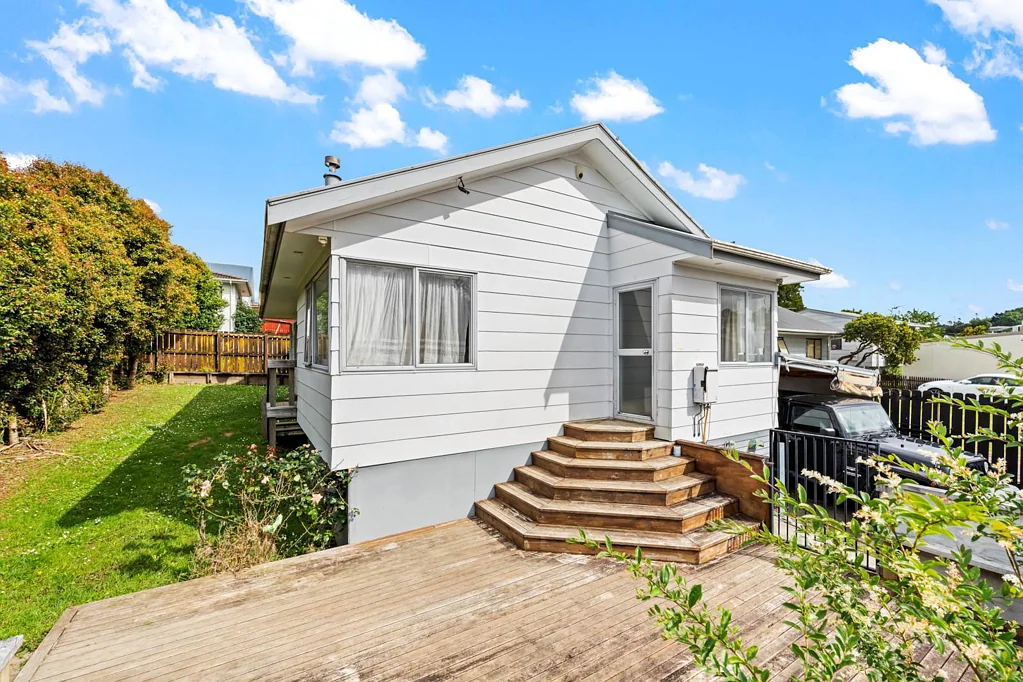 2/24 Posa Avenue, Henderson, Waitakere City, Auckland