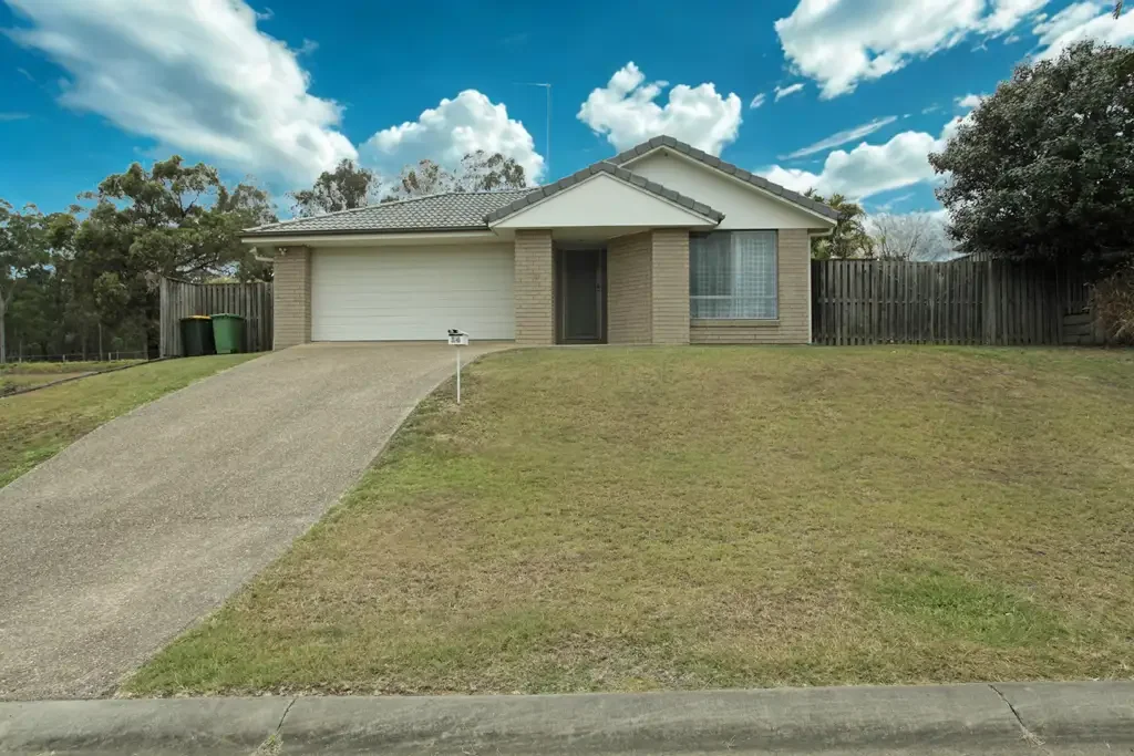 Fernvale 4ਬੈੱਡਰੂਮ Opportunity for Builder/ Plasterer/ motivated Handy-person - FERNVALE