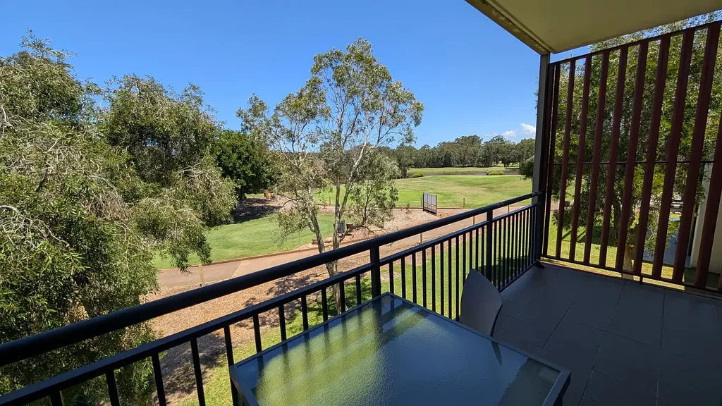 Feel Like You're on Holidays All Year Round - Golf Course Frontage Unit
