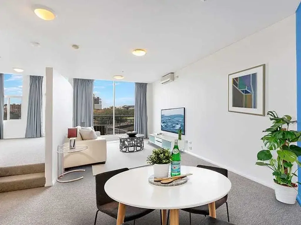 Spacious apartment close to Central Park Chippendale