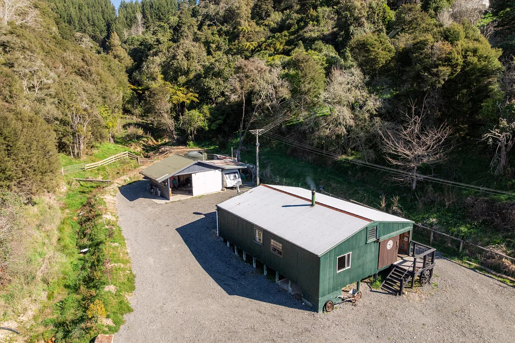 Motueka Almost five hectares with practical infrastructure