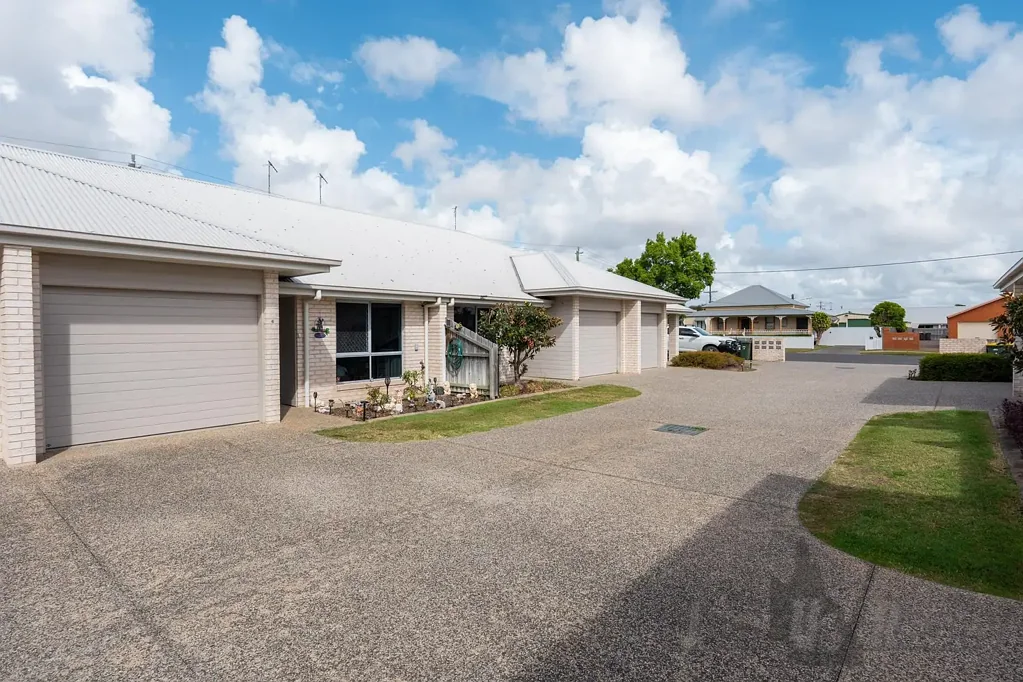 Bundaberg South 2침실 Modern Brick Retreat in Bundaberg South