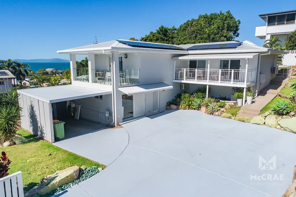 Bowen 2ਬੈੱਡਰੂਮ OCEANVIEW ELEGANCE IN ROSE BAY!!