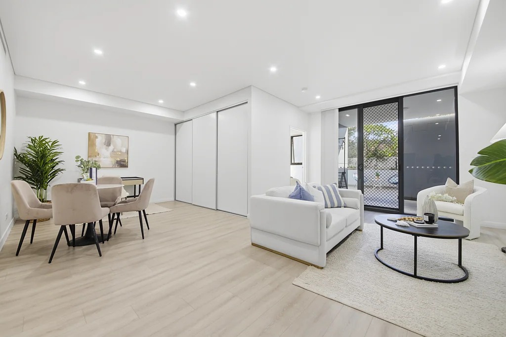 Arncliffe 1 Bedroom Sun-Drenched North-Facing Oasis: Massive Courtyard & Versatile Study