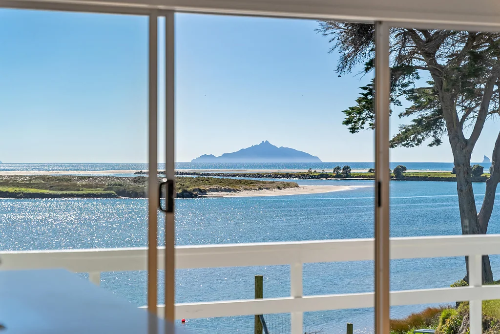 Waipu 3chambre A Place to Grow, Laugh and Live by the Sea