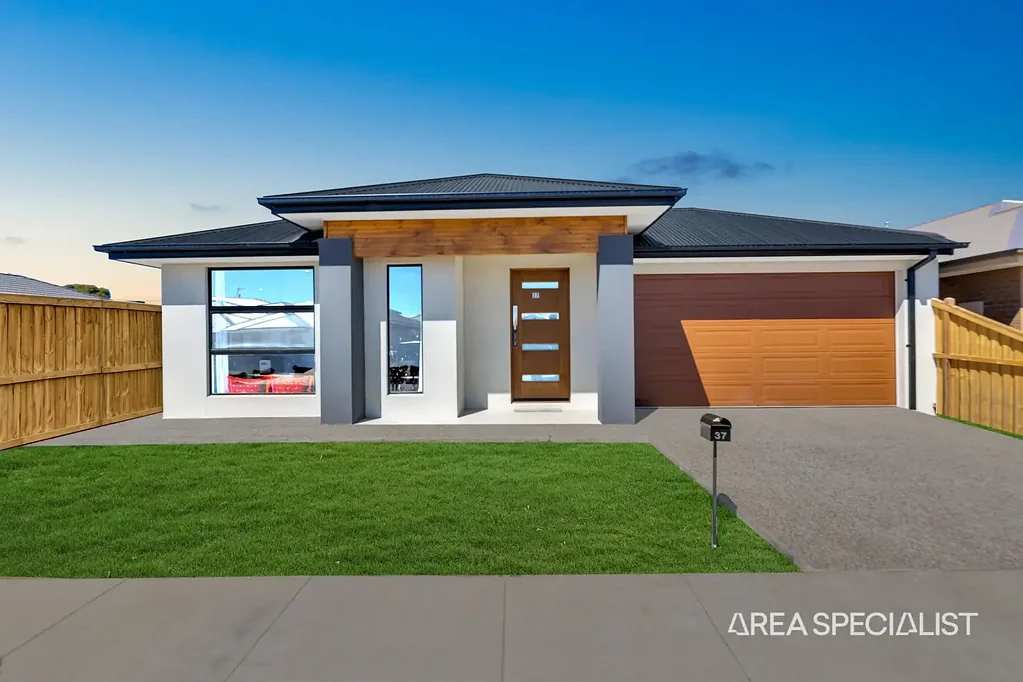 37 Scullin Road, Charlemont, VIC 3217