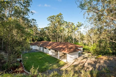 206 GRANDVIEW RD, PULLENVALE QLD 4069, 5 Kuwarto, 2 Banyo, Section Res