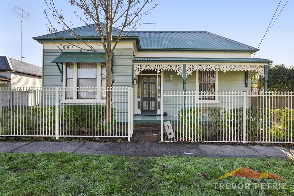 Ballarat Central 3침실 Freshly Updated Exterior with Endless Potential in Prime Ballarat Central