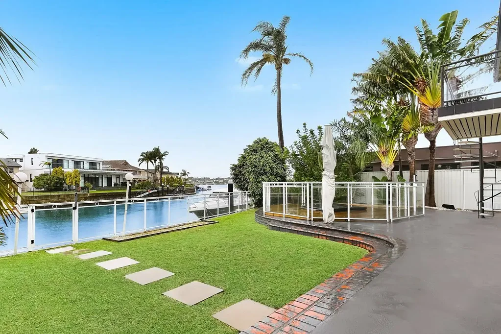 Luxurious Waterfront Home Complete With Deepwater Jetty