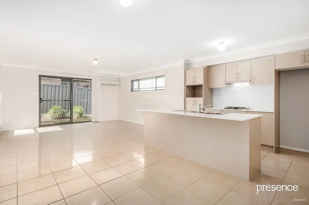 MODERN FAMILY LIVING IN THE HEART OF NORTHLAKES ESTATE