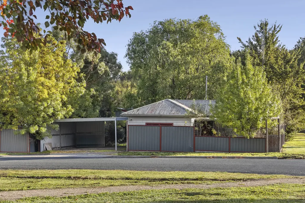 Kyneton 2 Slaapkamer Land, Location and Development Potential on 1,052sqm