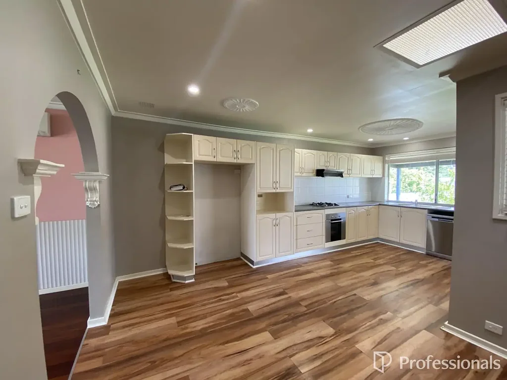 RENOVATED CHARACTER HOUSE WITH POWERED WORKSHOP AND LAWN MOWING INCLUDED IN RENT !!