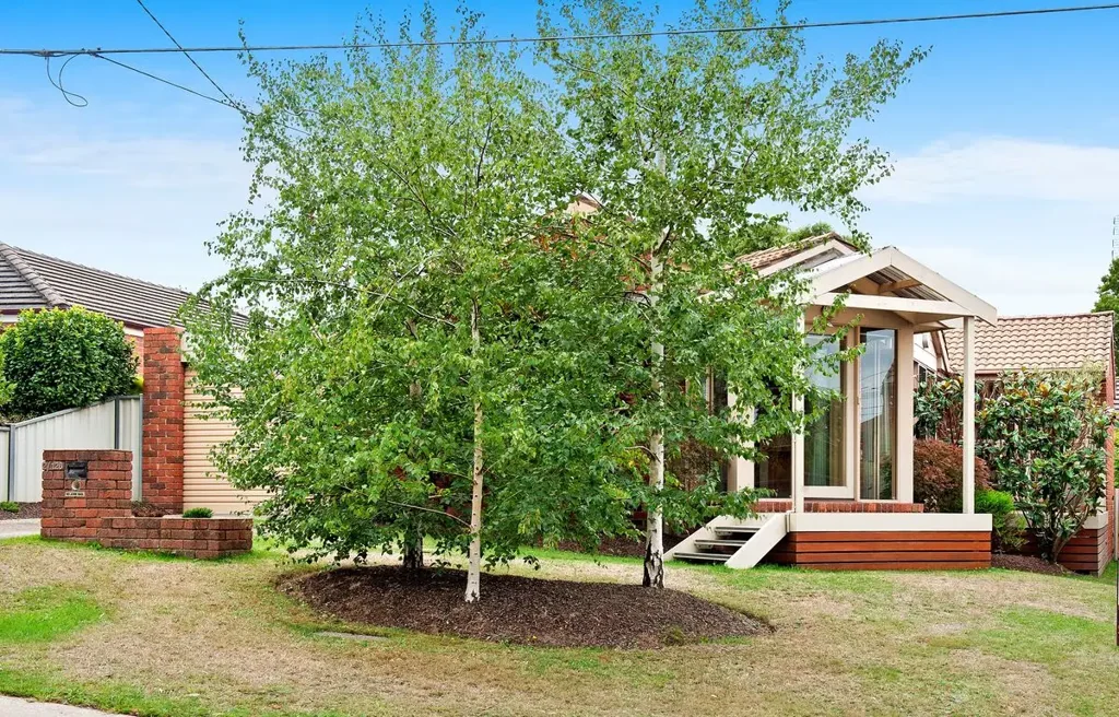 Two-Bedroom Townhouse with Tranquil Garden Setting