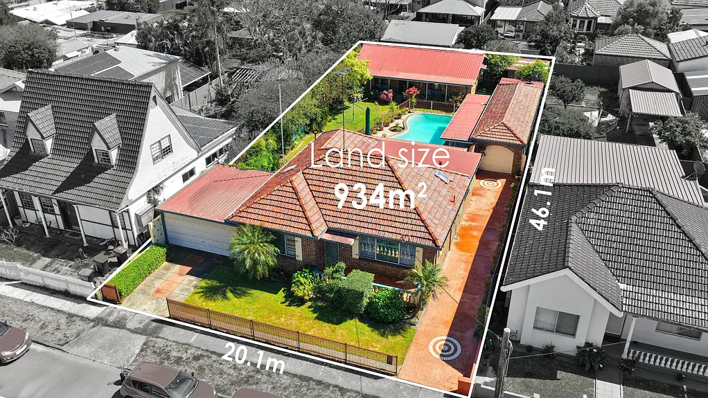 Botany 5બેડરૂમ Family Home On A Huge 934sqm Block With Self-Contained Apartment & Development Potential (STCA)