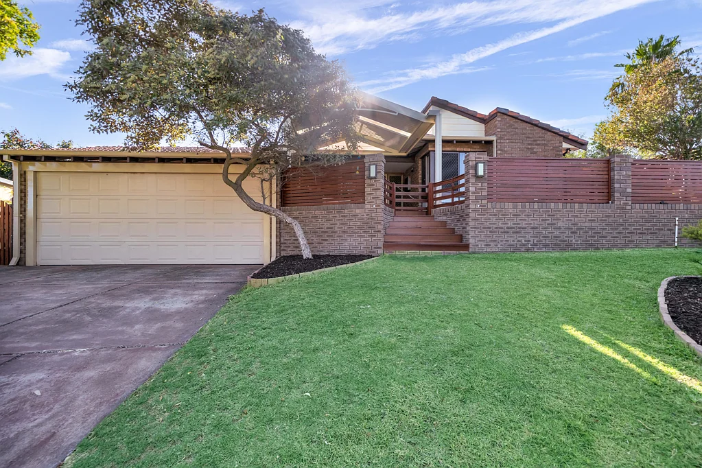 18 Bayou Court, Heathridge, WA 6027