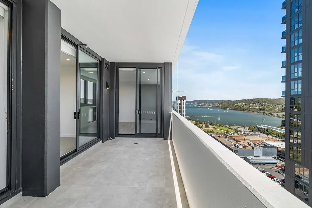 Gosford 2ห้องนอน 2 Bed + Study with Water Views in the Archibald