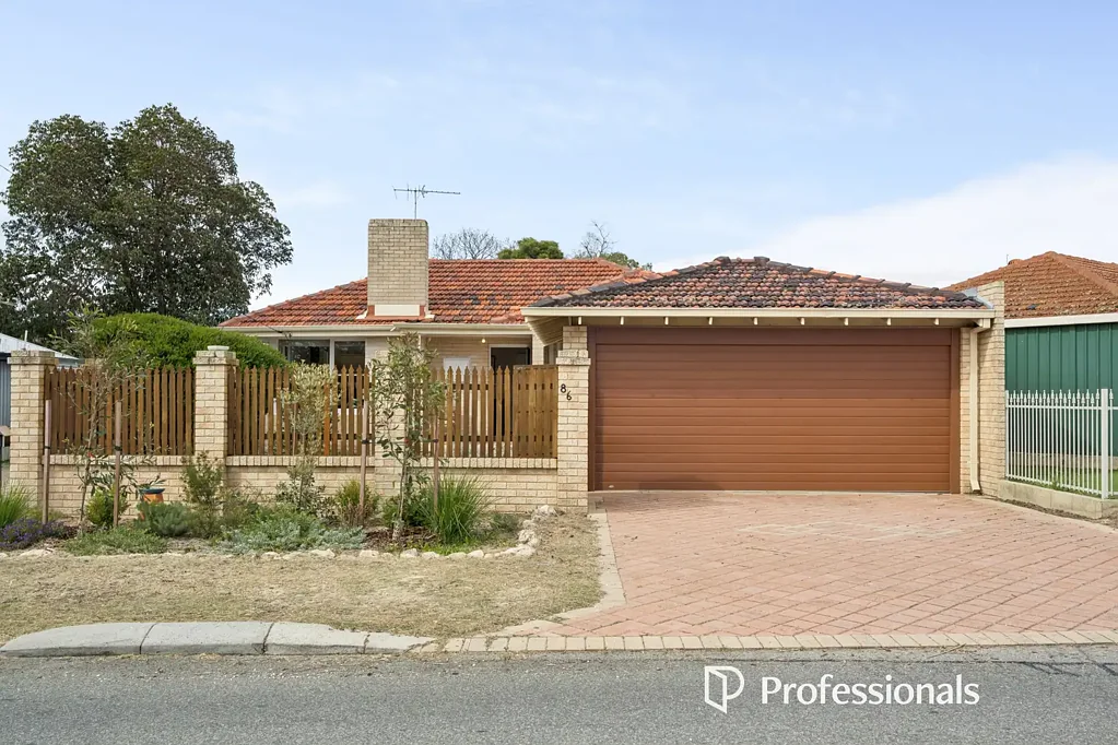 Balga 3कमरा BEAUTIFUL, LIGHT-FILLED FREESTANDING CHARACTER HOME