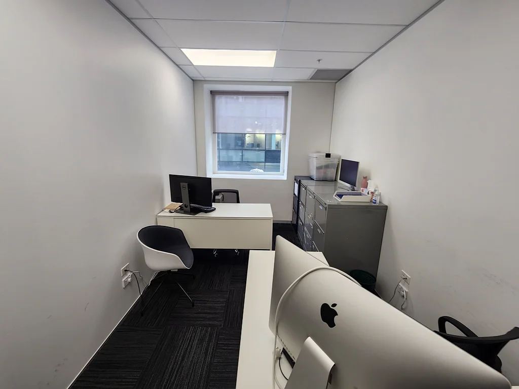 Auckland Central 185 sqm CBD Office with New Paint / New Floor