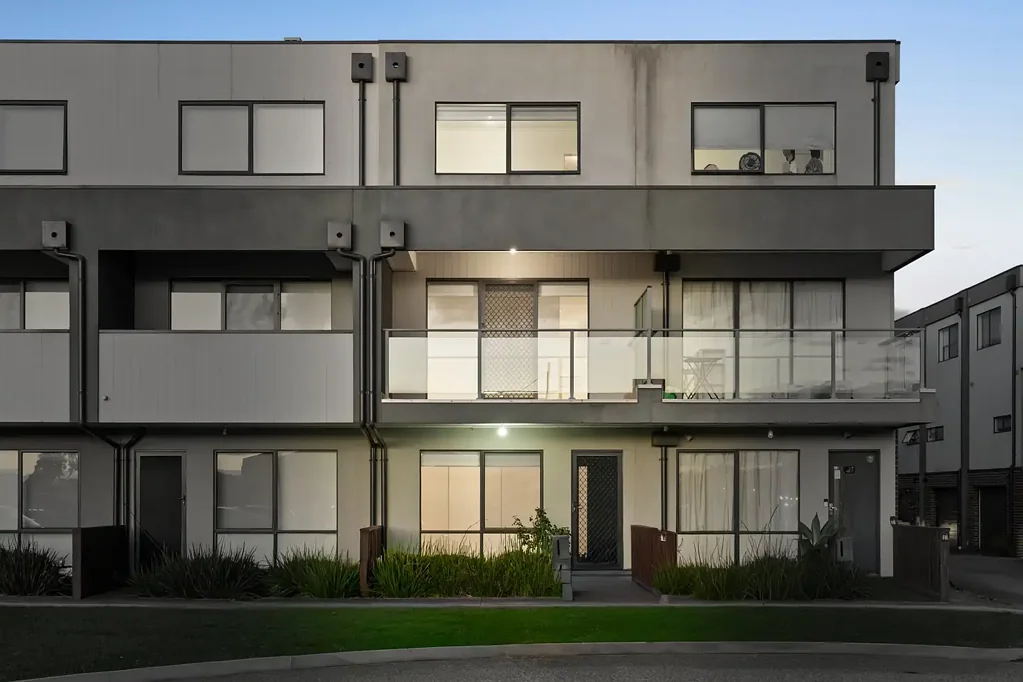 Pakenham 3chambre THE PERFECT BLEND OF LIFESTYLE, LOCATION & LOW MAINTENANCE LIVING