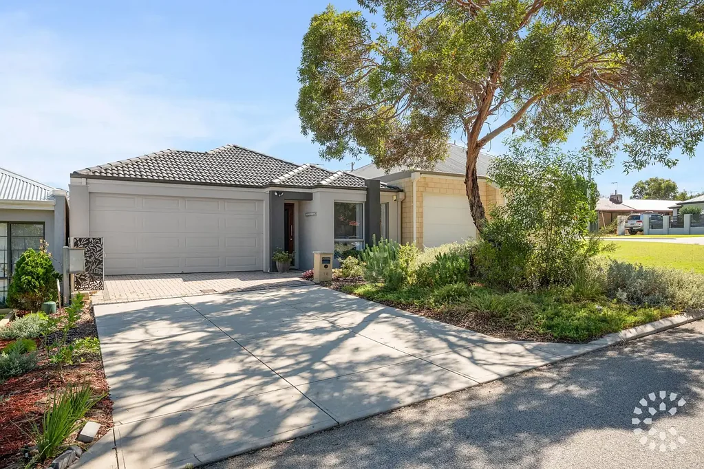 Contemporary, Low-Maintenance Living in a Prime Location