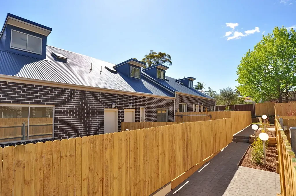 Modern 2 bed townhouse - Convenient location, In a quiet area