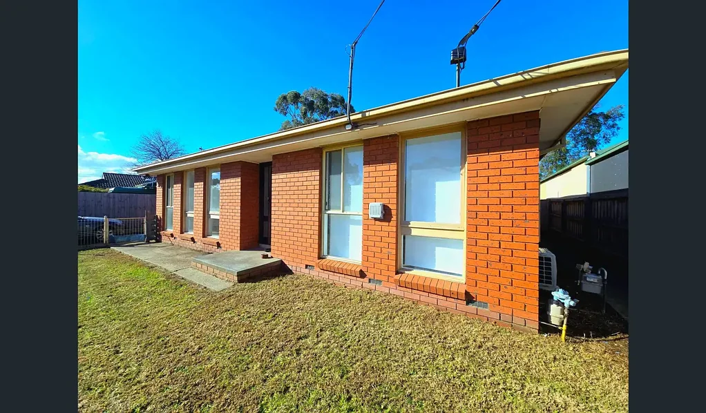 Spacious Three-Bedroom Home in a Convenient Cranbourne Location