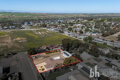 Mannum 4Moenga Spacious Family Home & Shedding on Double Block