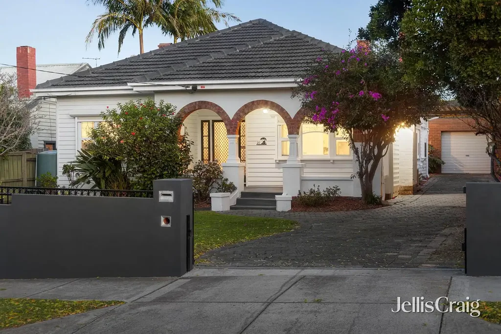 Murrumbeena 4部屋 Single level family charm in a premier position
