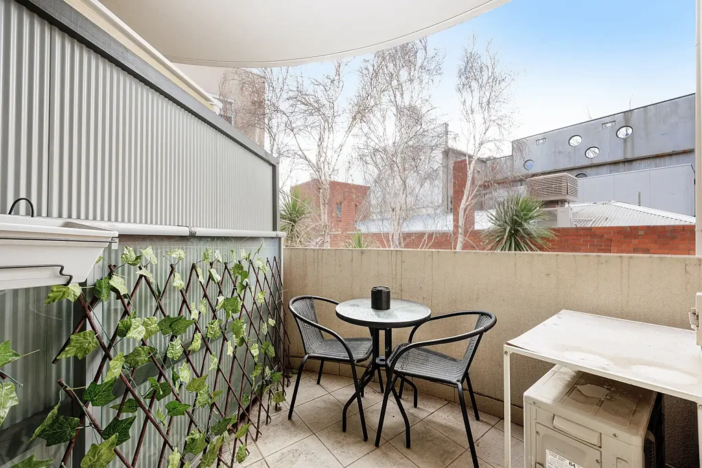 Windsor Fab Studio In Highly-Sought Lifestyle Location