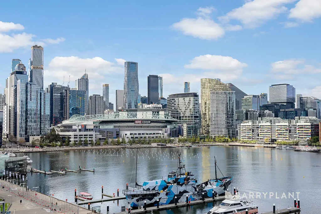 Docklands 1 Bedroom Sophisticated Waterfront Living at Marina Tower