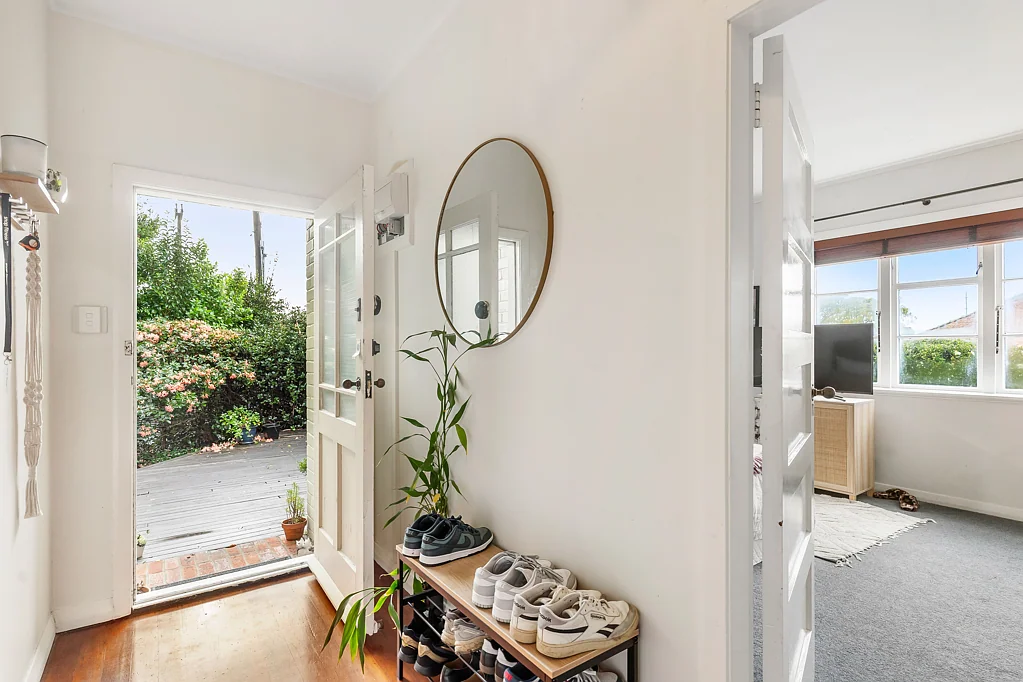 Charming Home - Unbeatable Location
