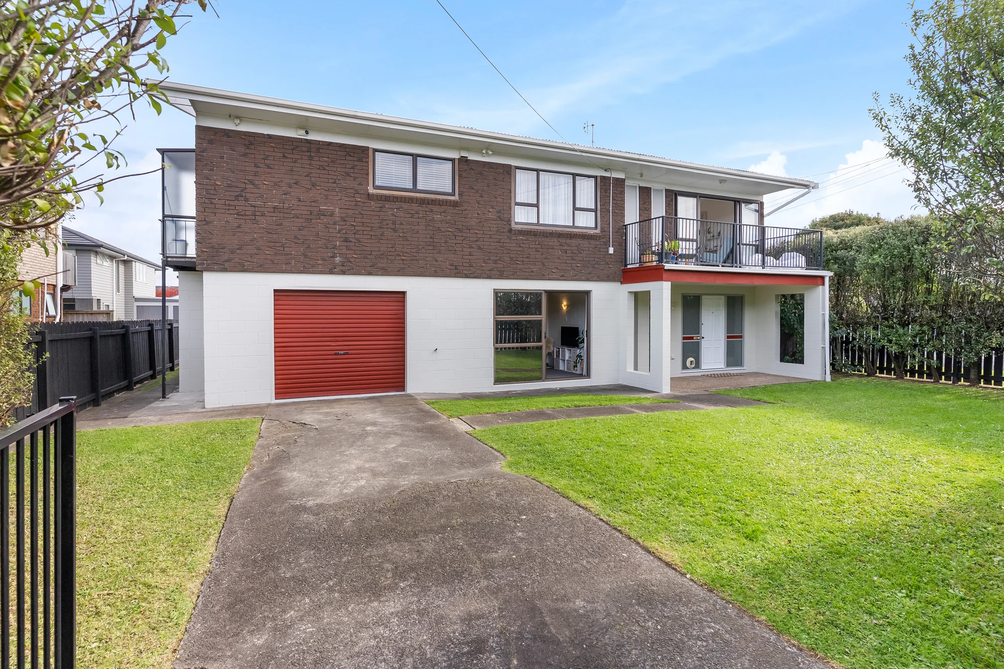 Te Atatu Peninsula 3Phòng ngủ Home, Income & Lifestyle Combined