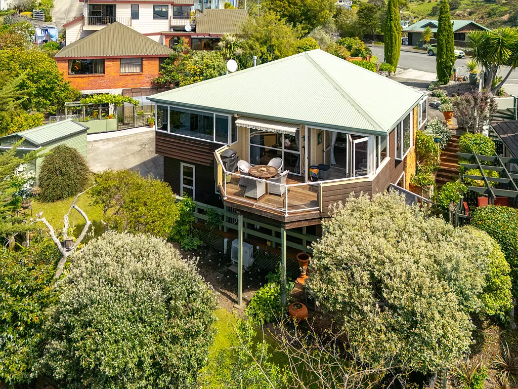 Atawhai 2房  Coastal calm, elevated living