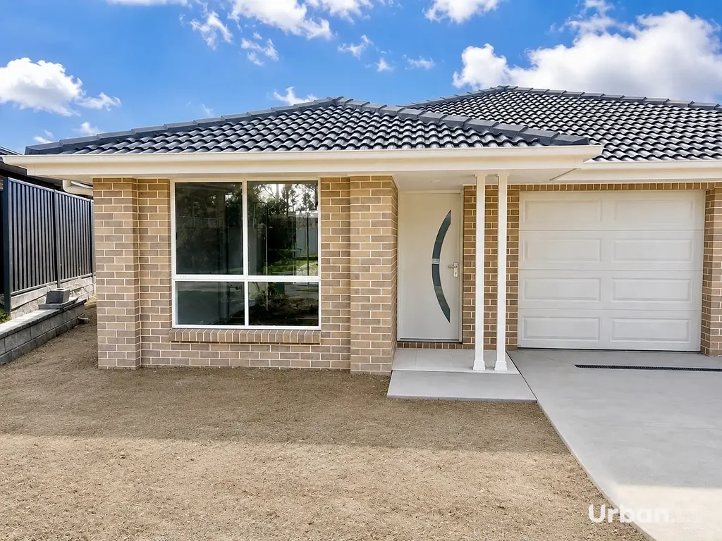 Three-bedroom Home in Cessnock with Solar Panels an water included!
